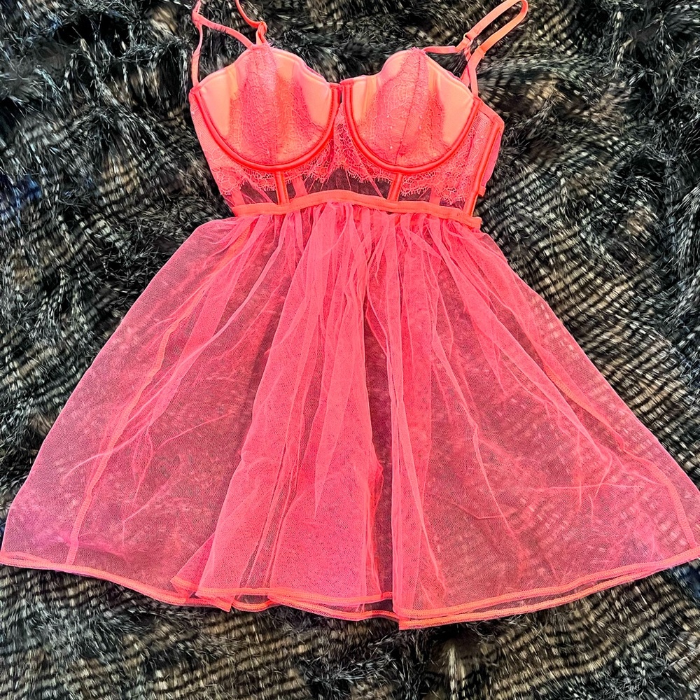 Victoria’s Secret lingerie 34B